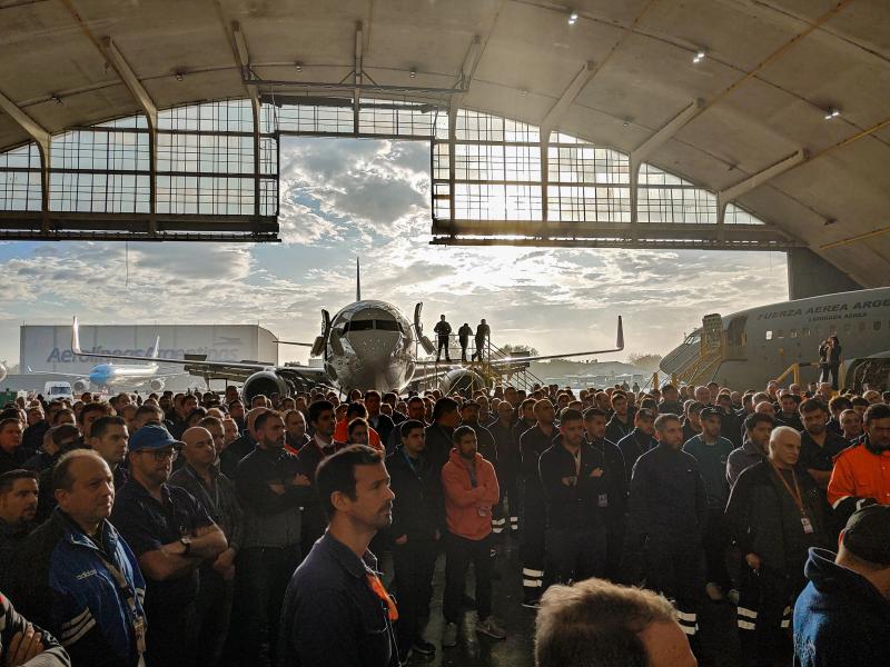 El gobierno de Milei en Argentina ataca el derecho de huelga de los trabajadores y trabajadoras de la aviación